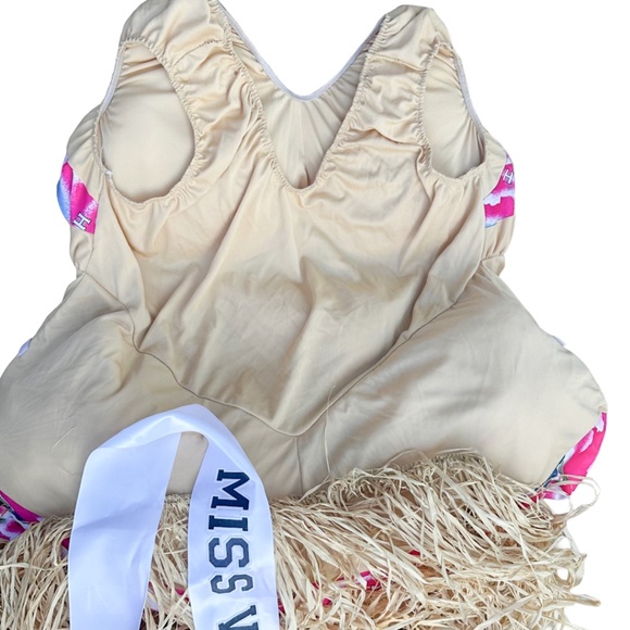 Men’s Costume- Miss Wanna Nookie Hawaiian Luau Costume with Accessories - Picture 4 of 6